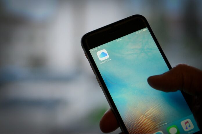 Why Am I Logged Out of iCloud, Apple ID? Users