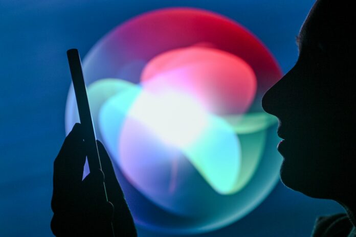 Apple Likely Rolling Out Best Siri AI Features in 2025: