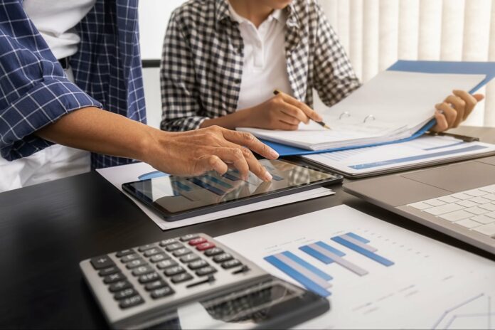 How to Leverage Fintech for Efficient Cash Management