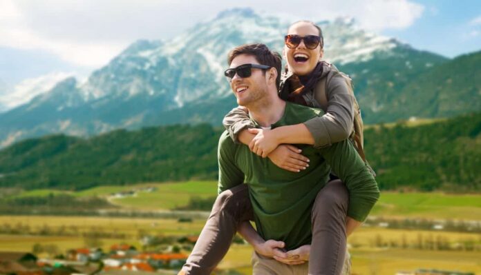 £20,000 in savings? Here’s how I’d try to turn that into £926 in monthly second income