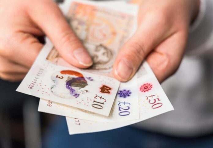 Want to earn passive income from an ISA? 5 FTSE shares yielding 6.6%+ to consider this October